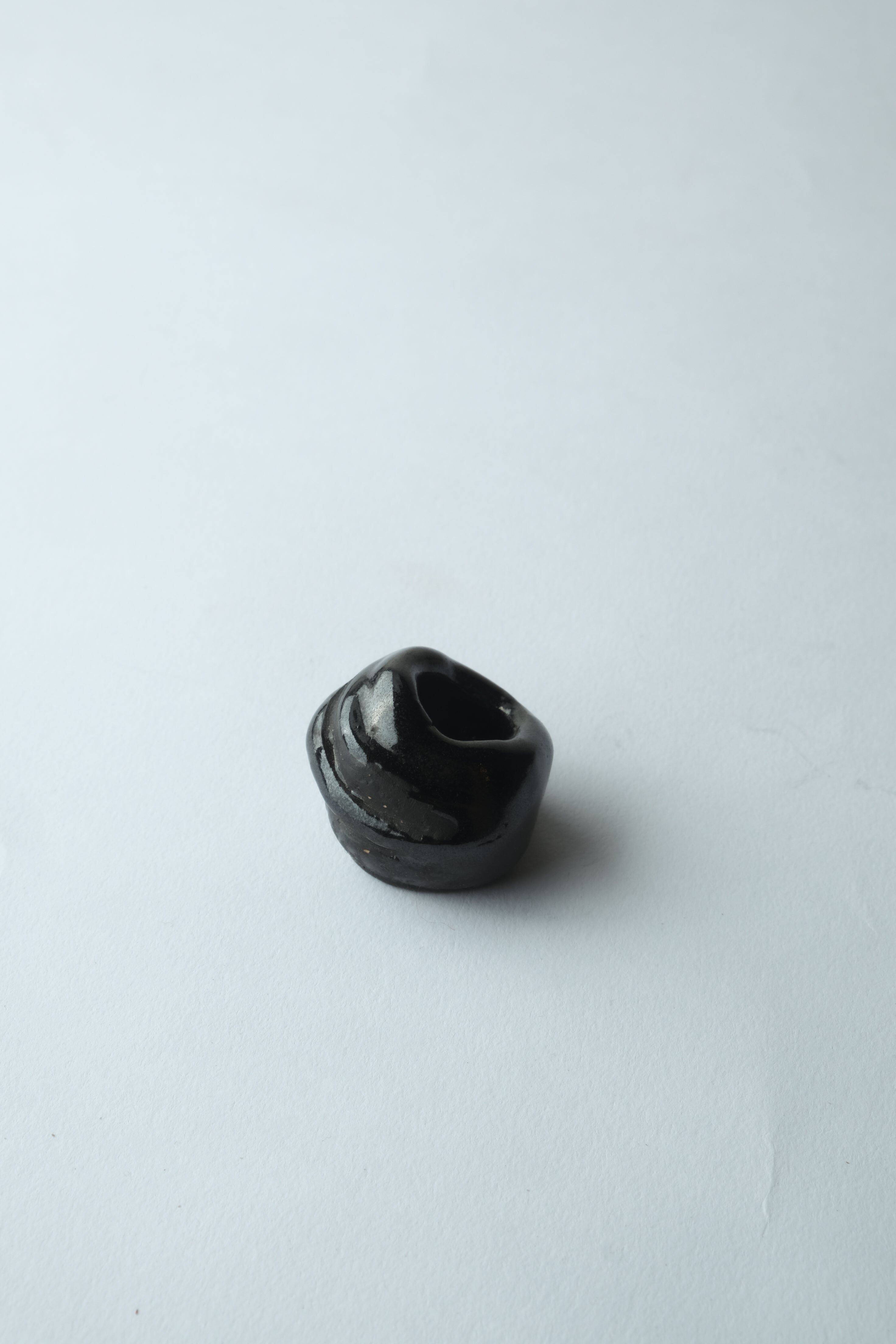1/1 – Glazed Black Ceramic Cycles Ring